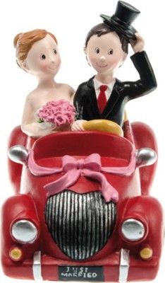 Chaks 80182, Couple mariés résine sur VOITURE rouge, 17cm